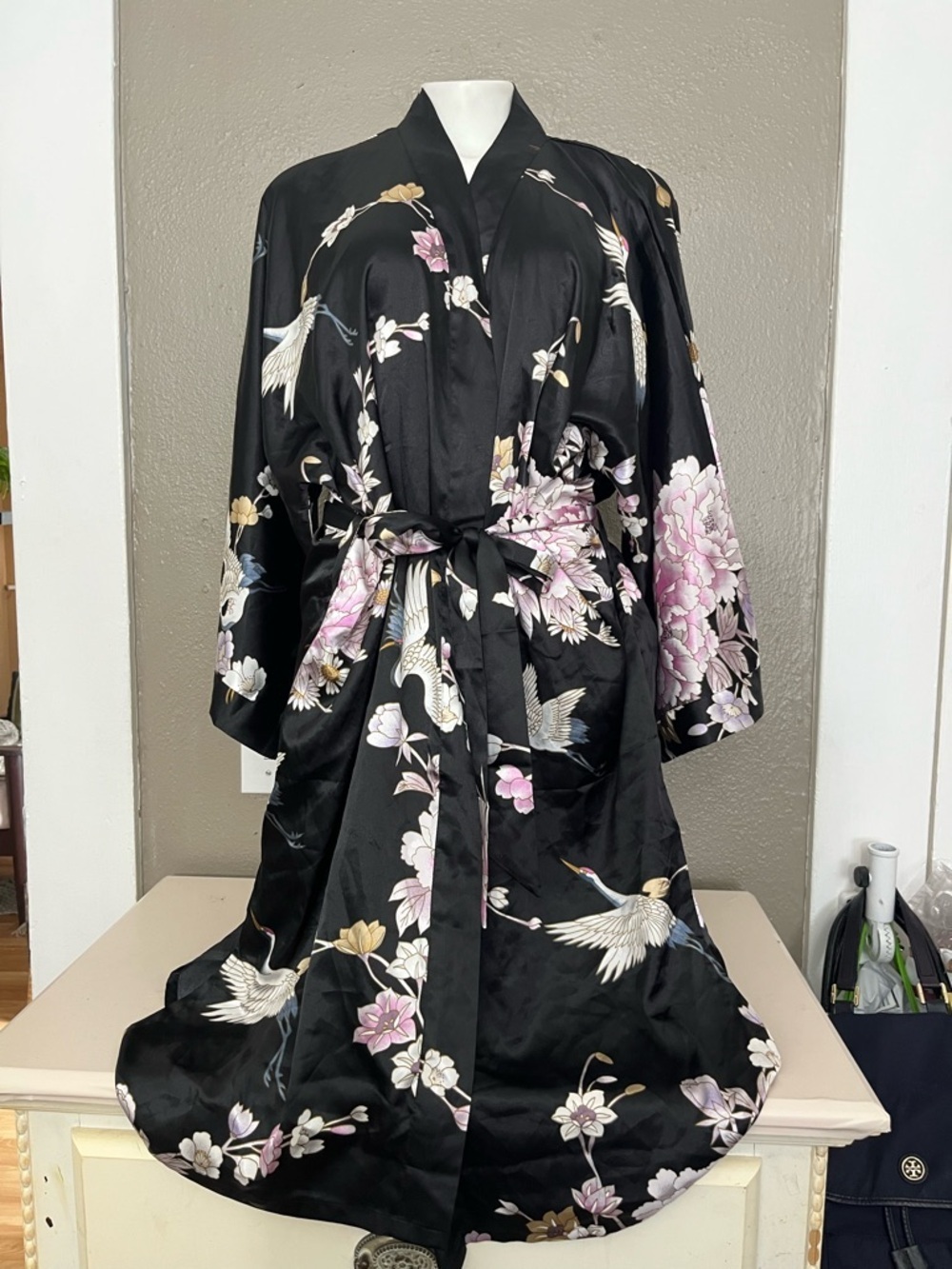 KIM + ONO Chrysanthemum & Crane Short Black Kimono Robe One Size